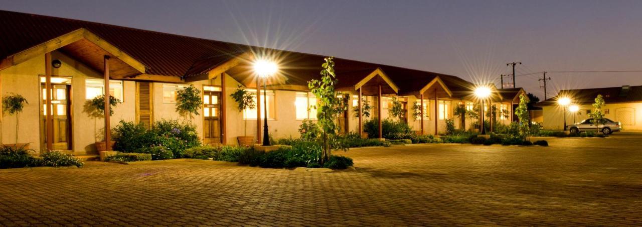 Shakespeare Court Serviced Apartments Лусака Экстерьер фото